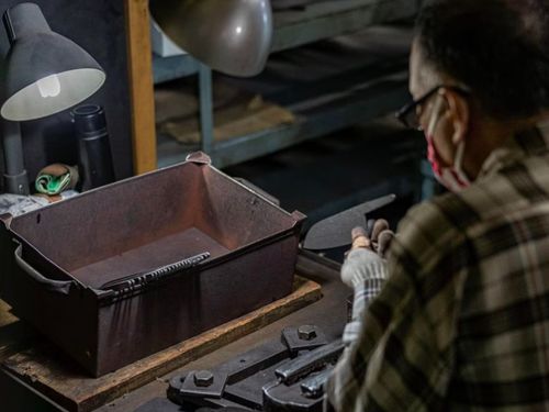 普段は見ることのできない金物の製造過程が見ることができるのは三条市だけ！