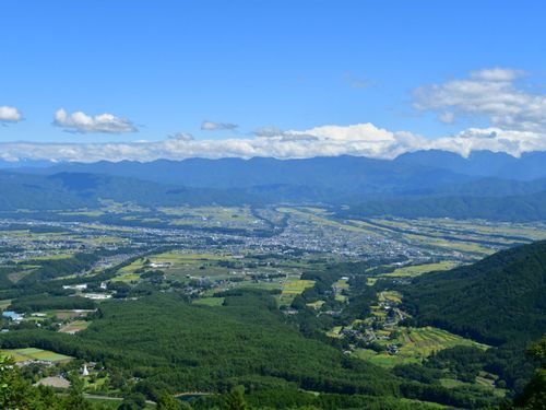 二つのアルプスがつくる扇状地と段丘の風景が美しい伊那谷