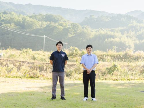 服部（右）、八谷（左）
