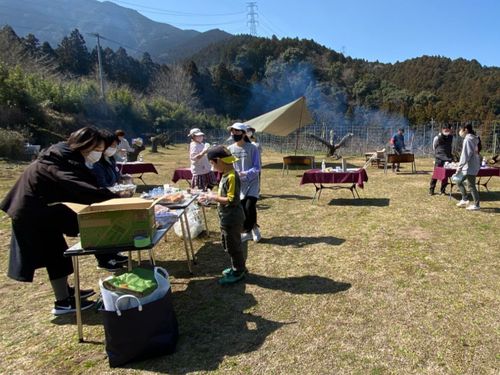 2023年3月移住ツアー（地域食材を使ったホットドッグ調理の様子