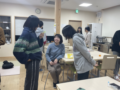 生徒との交流風景（ハウスマスター）