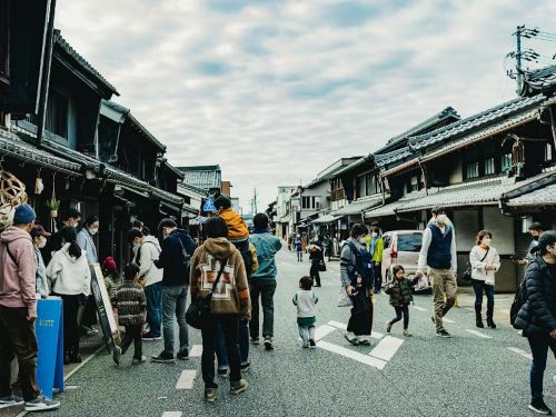 うだつの上がる町並み内にある空き家を活用したイベントの様子