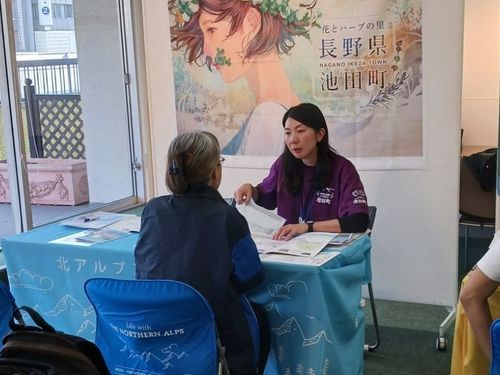 東京などで開催する移住セミナーでは、移住を考えている方とじっくりお話をします