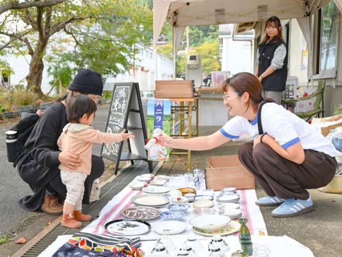 おきしまるしぇ出店の様子。