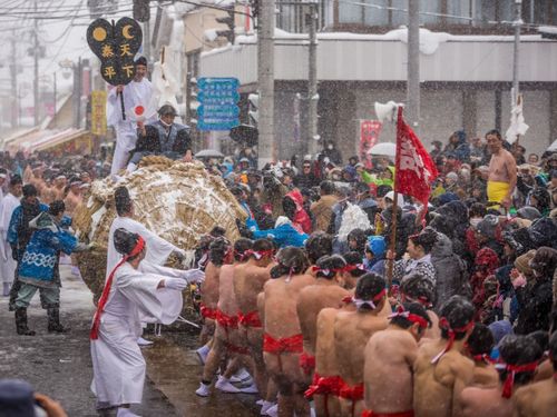 会津坂下町（大俵引き）