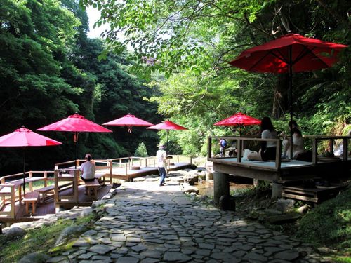渓谷美を堪能しながら、お茶を味わえる温泉地「山中温泉」