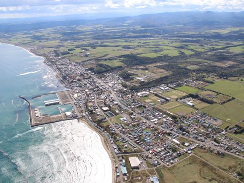 メイン市街地である雄武（おうむ）地区。冬には流氷が海を覆います。