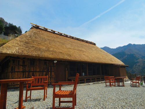 桃源郷祖谷の山里"談山"。落合集落にある宿の一つで、中にはロフトもある。