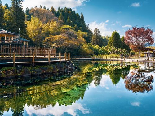 栗野地域のほぼ全体の生活水として活用されている日本名水百選「丸池湧水」