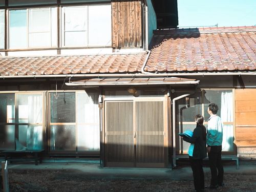 町の不動産業者と協力して、現場の空き家の状態を確認することも