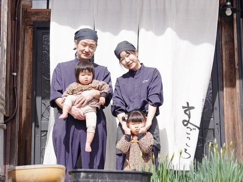 上村協力隊OGの小池さん。卒隊後は上村地区にて「食と体験の宿　まごごろ」を開業。