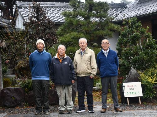 明日の走井（はしり）を考える会の皆さん。農業体験や収穫祭など多数のイベントを実施