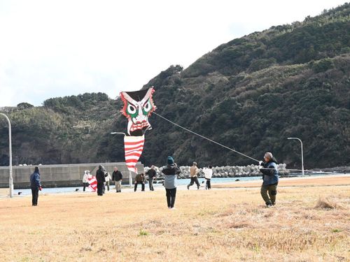 鬼揚子。長男が生まれると大きく元気に成長することを願って作られます。