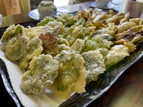 昨年度のプログラムで作った山菜の天ぷら