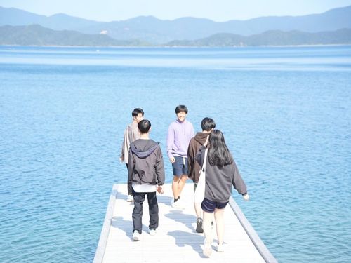 なにかを変えたいと、全国から集まった学生たちが、奄美大島で変わっていく姿。