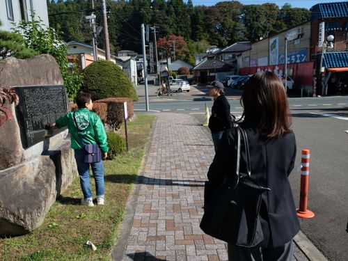 (一社)東和作戦会議のメンバーによる土沢商店街まち歩きツアーを開催