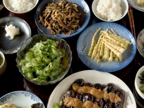畑と山の恵みが食卓を彩る