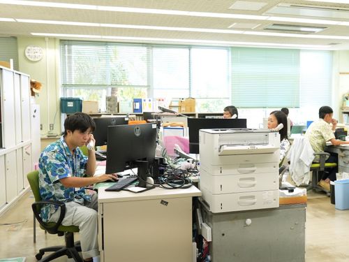 小笠原村役場の仕事風景