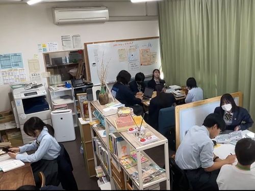 黎明学舎の定期テスト前風景