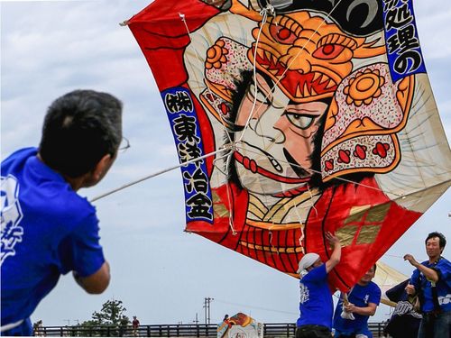 大凧合戦の様子