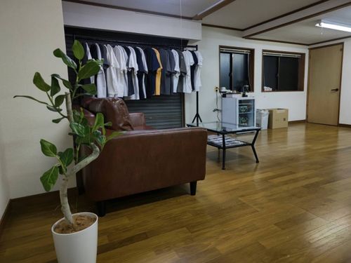 デザイン事務所です。ファクトリーのすぐ隣の部屋に構えています。