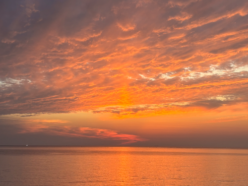 海に入らずとも夕陽が癒してくれます
