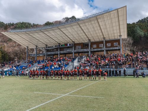 試合後の釜石シーウェイブスの選手たちとスタンドの様子