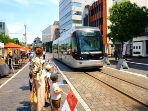 まちなかを走る路面電車