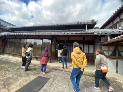 空き家見学の様子①