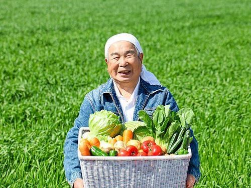 農家さんと笑顔で言葉を交わす、あたたかい職場です