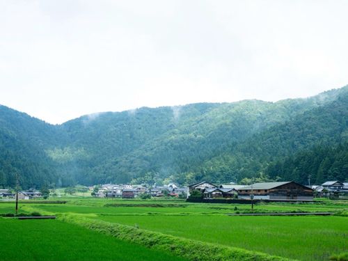 平野と山、豊かな川が共存するまち