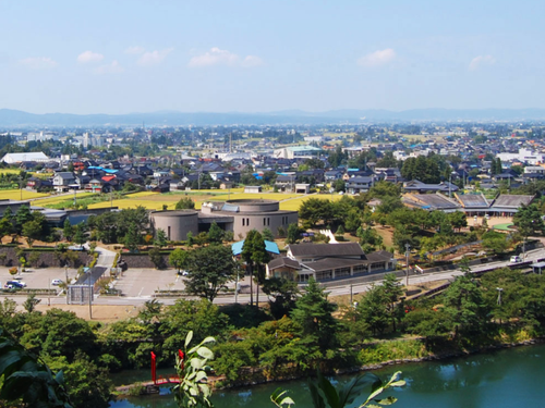 庄川水記念公園_庄川の伝統工芸、文化に触れ、学べる施設が集まっている