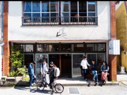下賀茂商店街にあるローカル×ローカル。どのお部屋になるのかはお楽しみ！