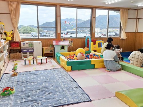 「子育て支援センター」