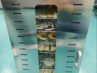 集まった出資金などで野菜を乾燥させる機械を購入