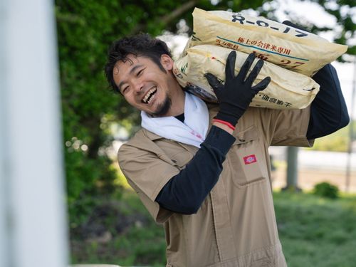 農作業を支援する湊地区協力隊