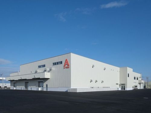 活動拠点➀ 厚岸漁業協同組合加工処理施設。厚岸の漁業をここから支えています。