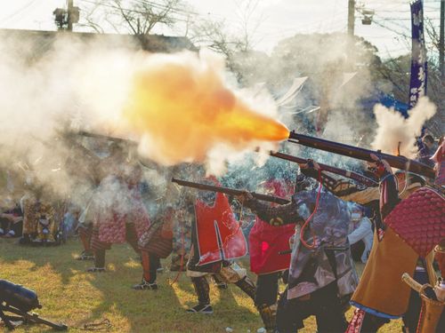 火縄銃の実演（城まつり）