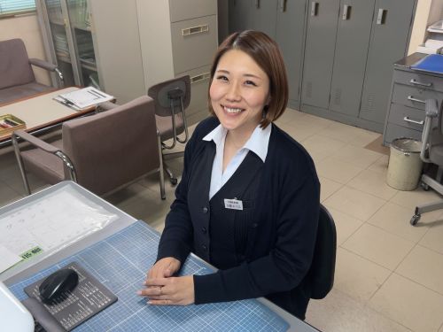 女性社員も活躍中！温かい仲間が集まる明るい職場です。