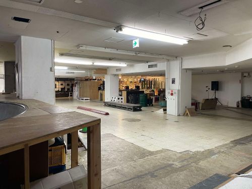 マルカンビル地下一階のスケートボード場