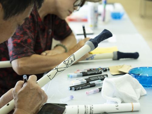 オリジナル尺八が作れるワークショップの様子