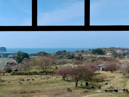 人気スポット「宇川温泉よし野の里」からの眺め