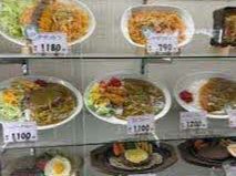 マルカンビル大食堂のずらりと並んだ食品サンプルにワクワクでした
