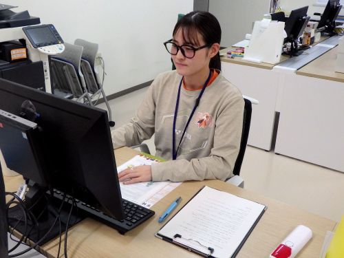 午前中は役場で事務や企画、放課後はグラウンドへ！メリハリある働き方が可能です。