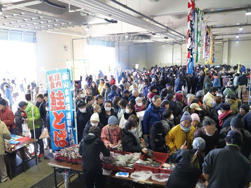 毎年12月に実施される大津で水揚げされた新鮮な海産物を販売する「大津港大まつり」