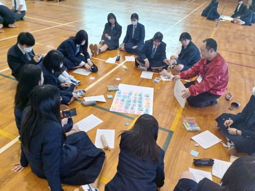 高校生と大人が語り合い、街の未来や課題に向き合う貴重な時間