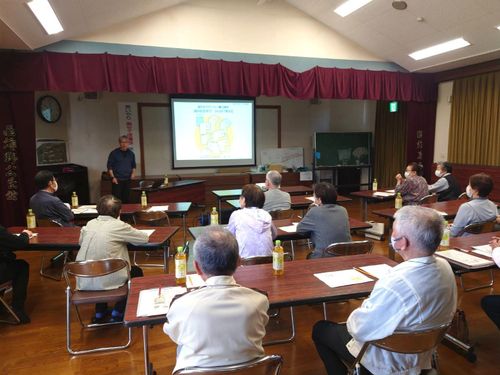 地域へ出向き、住民の方と交流を深めながら、課題についてともに考えます。