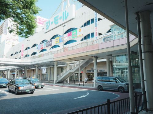 市街地には商業施設も充実