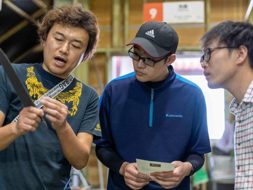 現地ツアー　現地工場の見学の様子