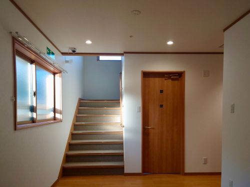 ゲストハウスとなる建物の玄関